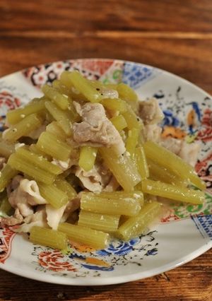 フキと豚肉の塩麹炒め-レシピのメイン写真
