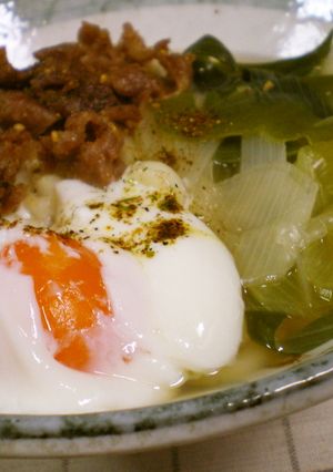 温玉ものっけて『甘辛★ごま肉うどん』-レシピのメイン写真