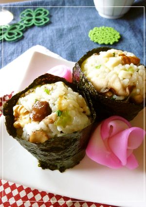 チーズ×椎茸×塩昆布×葱×胡桃のおにぎり-レシピのメイン写真