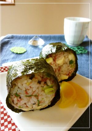 チーズ×コンビーフ×塩昆布×葱のおにぎり-レシピのメイン写真