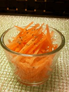 食卓に彩り!さっぱりにんじんサラダ☆-レシピのメイン写真