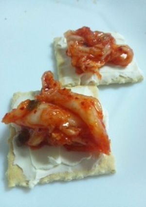キムチ&クリームチーズ♡クラッカー-レシピのメイン写真