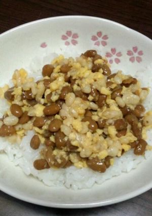 卵と納豆と揚げ玉でネバネバ丼♪-レシピのメイン写真