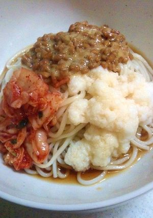 納豆キムチとろろぶっかけうどん-レシピのメイン写真