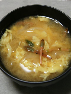 土筆と玉葱のかき玉味噌汁-レシピのメイン写真