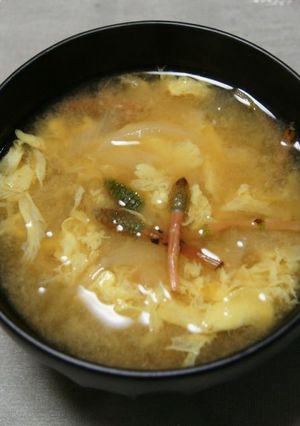 土筆と玉葱のかき玉味噌汁-レシピのメイン写真