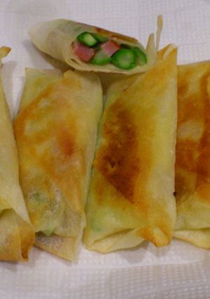 春巻の皮を使ってアスパラ、ベーコン巻き♪-レシピのメイン写真