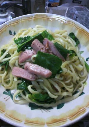 沖縄そばペペロンチーノほうれん草ポーク-レシピのメイン写真