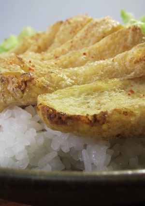 焼き油揚げと春キャベツのどんぶり-レシピのメイン写真