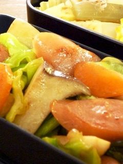 お弁当に◎ウインナーと野菜のマヨぽん炒め-レシピのメイン写真