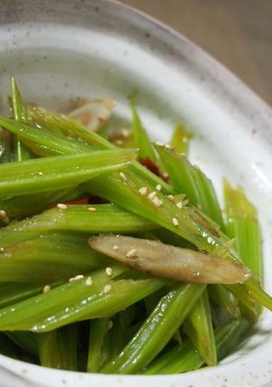 春の香り♪緑鮮やか！簡単☆葉牛蒡きんぴら-レシピのメイン写真
