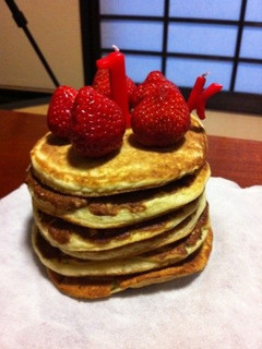 卵抜きパンケーキで簡単バースデーケーキ-レシピのメイン写真