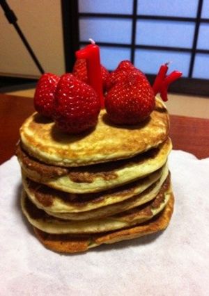 卵抜きパンケーキで簡単バースデーケーキ-レシピのメイン写真