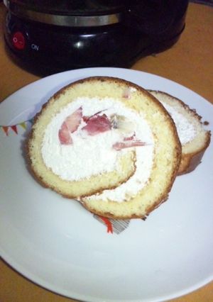 材料3つ!絶品ロールケーキ生地-レシピのメイン写真