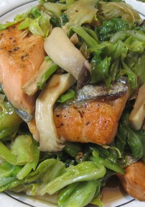 キャベツと甘塩鮭のにんにく醤油焼き-レシピのメイン写真