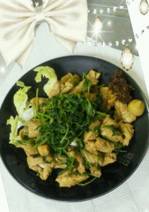 豆苗とボイルホルモンの冷製ゴマ酢味噌和え-レシピのメイン写真