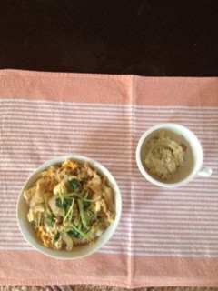 新玉ねぎとたっぷり三つ葉のつゆだく卵丼-レシピのメイン写真