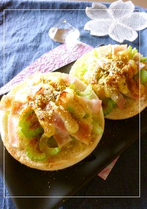 セロリ×ベーコンの塩麹カレー風味トースト-レシピのメイン写真