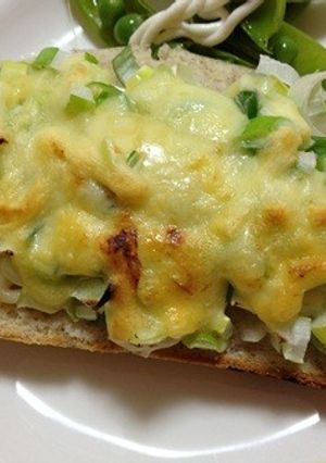 ネギが美味しい~!ネギピザトースト-レシピのメイン写真