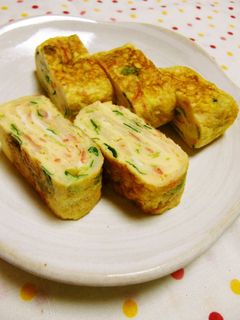 お弁当に☆カニカマと貝割れの卵焼き-レシピのメイン写真