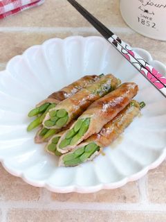 お弁当に〜♪にんにくの芽豚肉巻きソテー-レシピのメイン写真