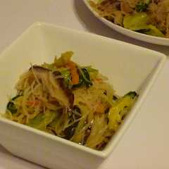 รูปของ 野菜もりもり★焼きビーフン