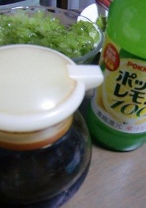 ポッカレモン醤油で食べる、春のめかぶ-レシピのメイン写真