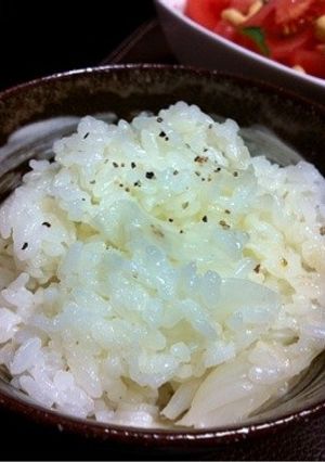 炊飯器調理＊新たまねぎの炊き込みごはん-レシピのメイン写真