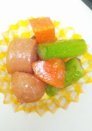 早業！お弁当にカラフルウインナー炒め-レシピのメイン写真
