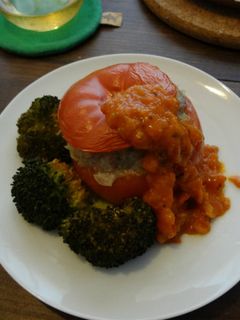 簡単早い♪丸ごとトマトの肉詰めグリル-レシピのメイン写真