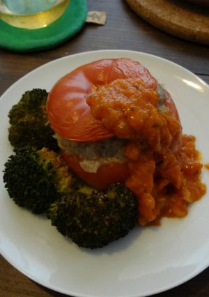 簡単早い♪丸ごとトマトの肉詰めグリル-レシピのメイン写真