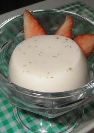 いちごみるくプリン-レシピのメイン写真