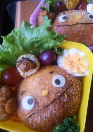 焼きカレーパンでカレーパンマン弁当-レシピのメイン写真