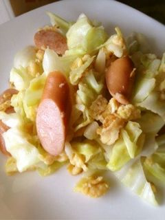 春キャベツとソーセージの塩麹炒め-レシピのメイン写真