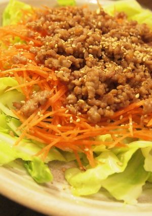 春キャベツと挽肉のおかずサラダ♪-レシピのメイン写真