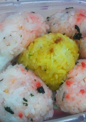かんたん彩りごはんで主人用控え目花弁当-レシピのメイン写真
