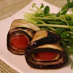 รูปของ お弁当に　なすとプチトマトのアンチョビ巻