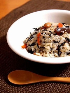 余ったひじきで和風チャーハン-レシピのメイン写真