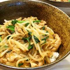 A picture of ご飯モリモリ！豚肉ともやしのスタミナ丼.
