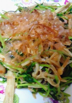 簡単美味♪豆苗とエノキのお好み焼き風炒め-レシピのメイン写真