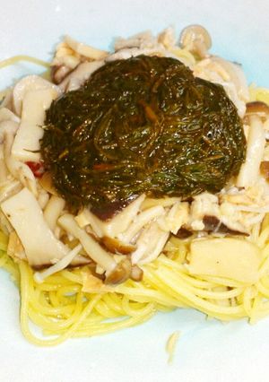 塩麹キノコ×アカモクdeペペロンチーノ♪-レシピのメイン写真