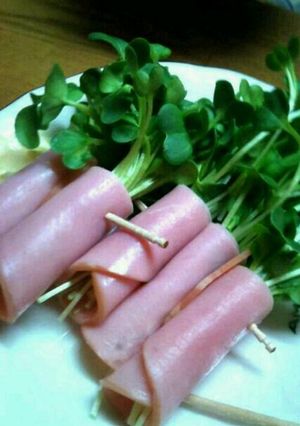 超簡単!お弁当にも!かいわれハム巻き-レシピのメイン写真
