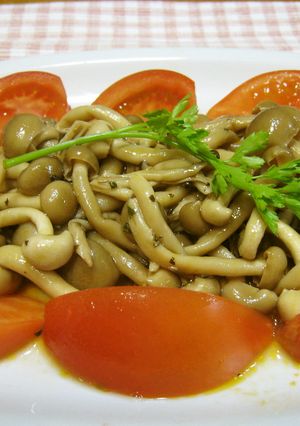 簡単　しめじのレンジ蒸し　トマト風味　-レシピのメイン写真