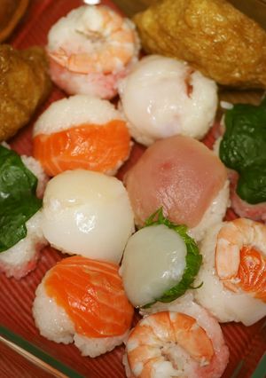 手鞠寿司とクローバー菱餅寿司♪-レシピのメイン写真