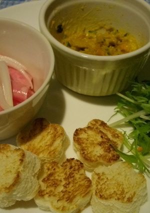 食パンを桜の花に見立てました-レシピのメイン写真