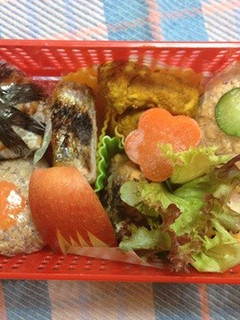 手が汚れない!コロコロおにぎり-レシピのメイン写真