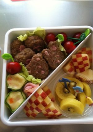 子供も喜ぶお花見弁当(おかずデザート)-レシピのメイン写真
