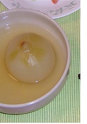 ☆簡単・びっくり☆丸ごと玉ねぎのスープ-レシピのメイン写真