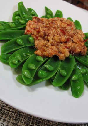 スナックえんどうのピリ辛豆腐のせ-レシピのメイン写真