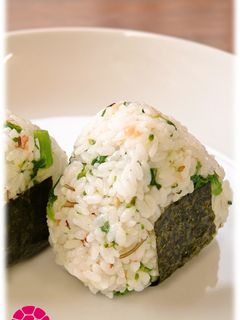 お花見に♪春のお弁当に♪桜おにぎり-レシピのメイン写真